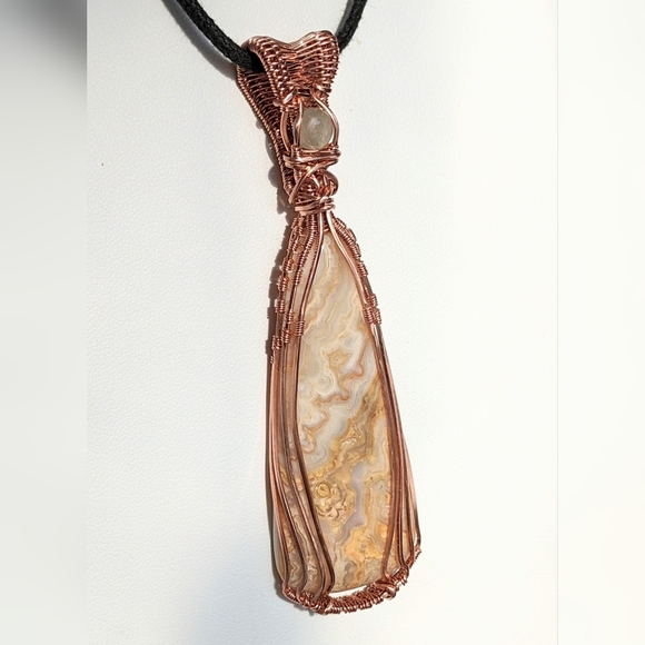 Golden Lace Agate Pendant Necklace Unique Artisan Copper Design - Picture 17 of 17